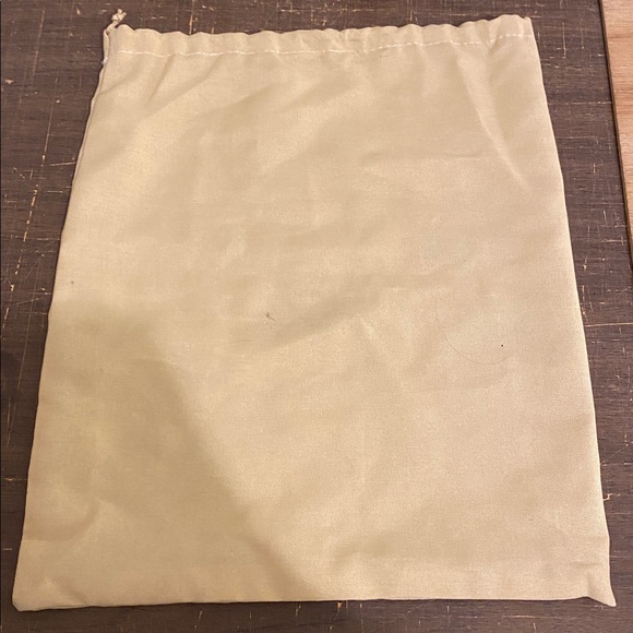UGG dust bag 12x14” in great condition - Picture 4 of 4